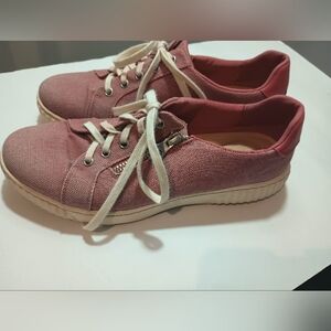 Womens 8.5 M Clarks Collection Caroline Echo Red Mauve Lace Up Sneaker Shoes